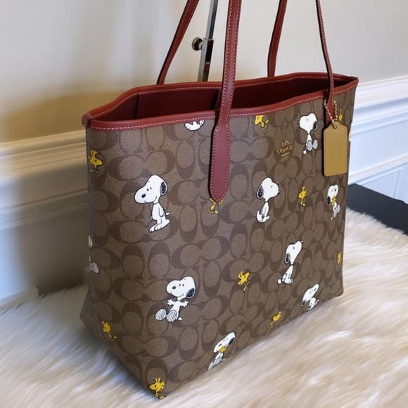 NWT💃Coach X Peanuts City Tote in Signature Canvas with Snoopy Woodstock Print - Picture 2 of 12